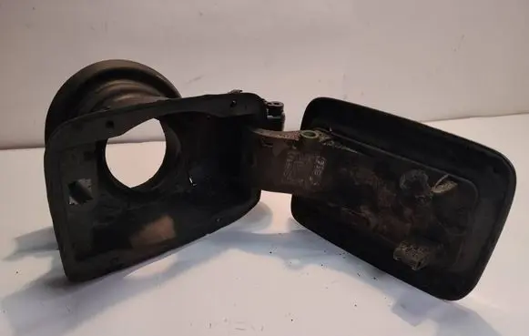 BMW 3 E90 E91 Fuel tank cap 