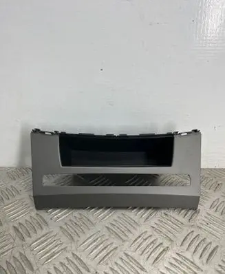 BMW 5 E60 E61 Glove box 6951029