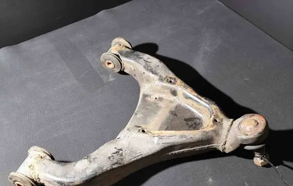 Volkswagen II LT Front lower control arm/wishbone 9013330214 73574631 735746