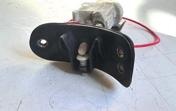 Maserati GranTurismo Fuel tank cap lock 60682498