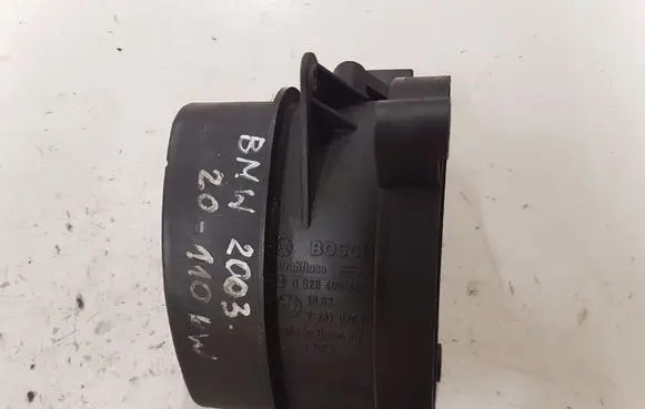 BMW 5 E39 Mass air flow meter 0928400468 77870760