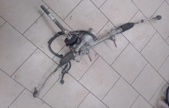 Peugeot 208 I Steering rack 9800780480
