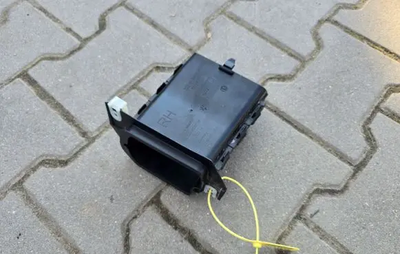 BMW 7 G70 Cabin air duct channel 9464036