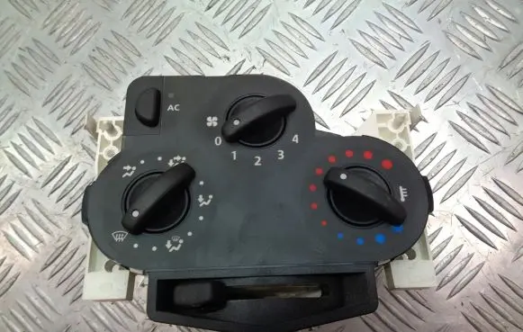 Dacia Logan I Interior fan control switch 