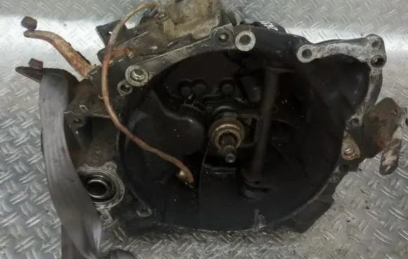 Peugeot 405 Manual 5 speed gearbox 20cl43