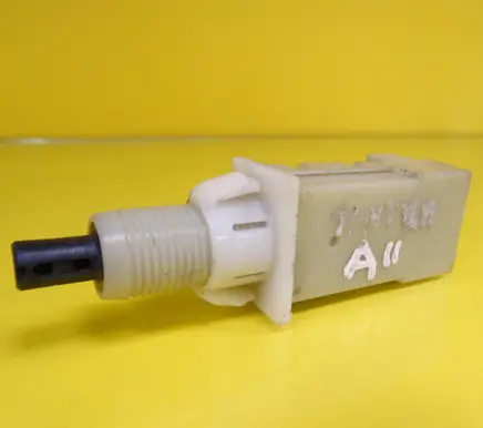 Opel Sintra Brake pedal sensor switch 10195523