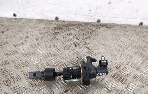 Toyota C-HR I Clutch master cylinder 31420F4011