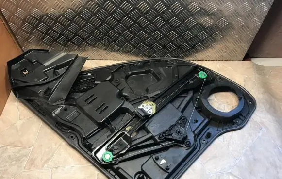 Mercedes-Benz GL X166 Rear door window regulator with motor 924804110