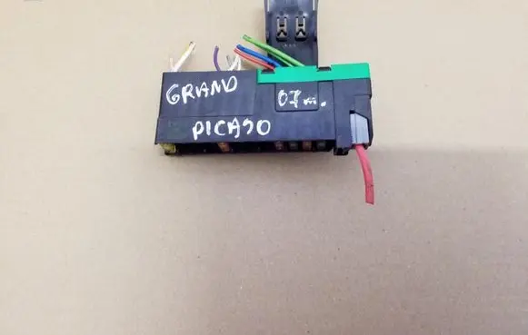 Citroen C4 I Picasso Fuse module 9627791880