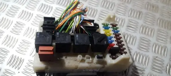Ford Mondeo MK II Fuse box set 93bg14k150ad 93bg-14k150-ad