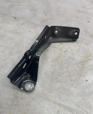 BMW X2 F39 Fender mounting bracket 7392804 739280407