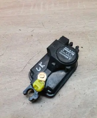 Mitsubishi Pajero Central locking motor mb669753 1528005970