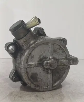 Nissan X-Trail T30 Vacuum pump 14650AD200
