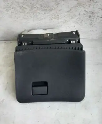 Nissan Juke I F15 Glove box 685201KN2A