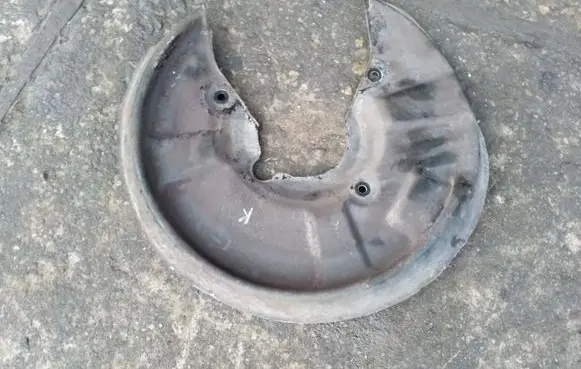 Audi A4 S4 B6 8E 8H Rear brake disc plate dust cover 