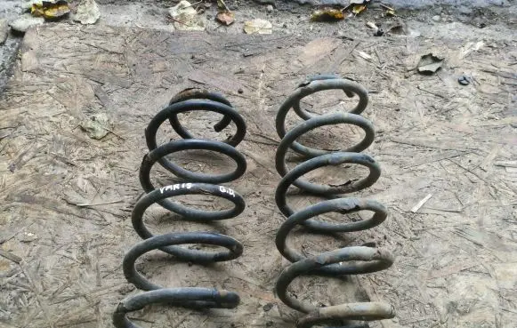 Toyota Yaris Rear coil spring