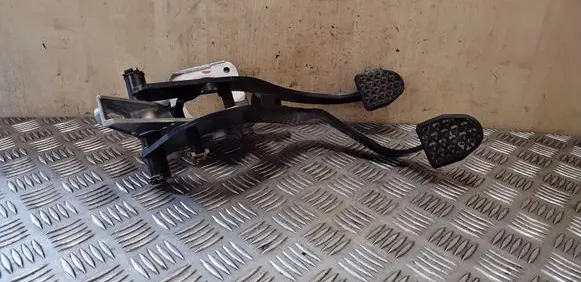 BMW X3 E83 Pedal assembly 35113414589 3414589