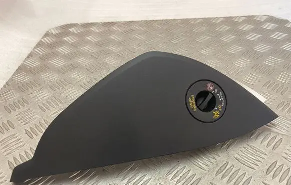 Volvo XC90 Dashboard side end trim 31363696 31376465