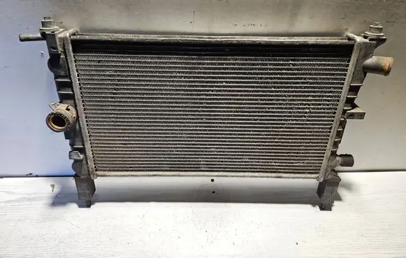 Opel Astra F Coolant radiator 