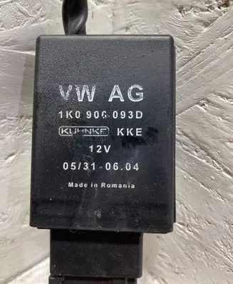 Volkswagen Jetta V Fuel injection pump control unit/module 1K0906093D 05310604