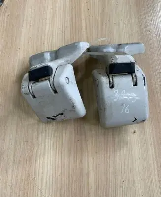 Opel Vivaro Rear door hinge set 9820032180