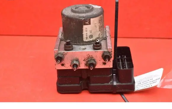 Volkswagen Golf IV ABS Pump 1K0614117F