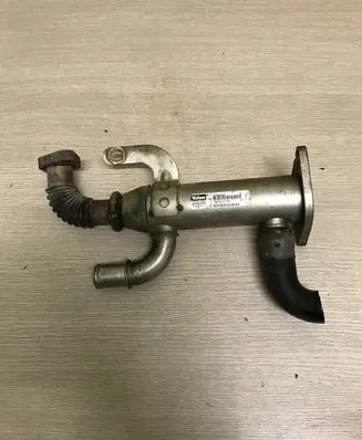 Citroen C4 I EGR valve cooler 9645689780