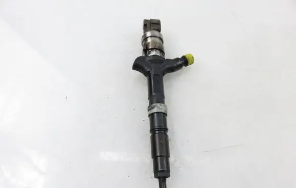 Toyota RAV 4 (XA20) Fuel injector 2367027030