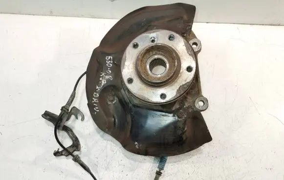 BMW 5 E60 E61 Front wheel hub