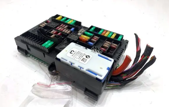 BMW 5 G30 G31 G38 Fuse box set 8713127