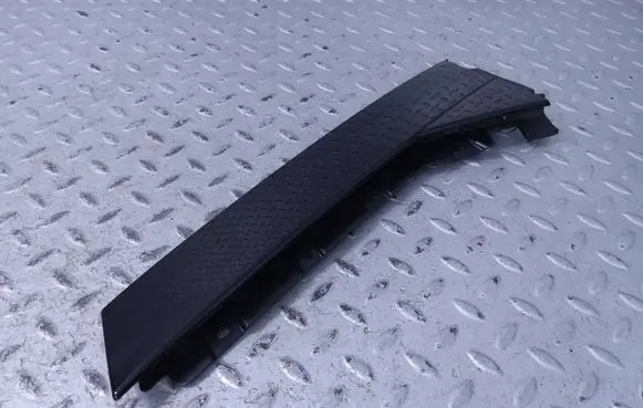 BMW X1 U11 Rear door glass trim molding 9451603 9451605 51359451605