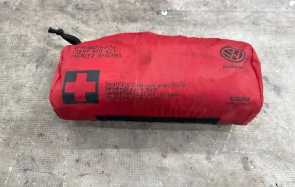 Volkswagen Tiguan First aid kit 5K0860282A