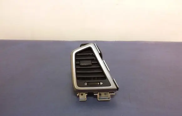 Hyundai Tucson TL Dashboard side air vent grill/cover trim D7974-8000
