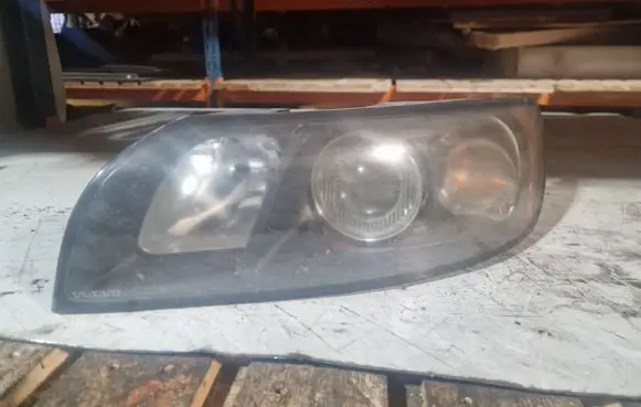 Volvo S40 Headlight/headlamp 30678898