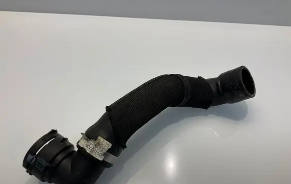 Engine coolant pipe/hose