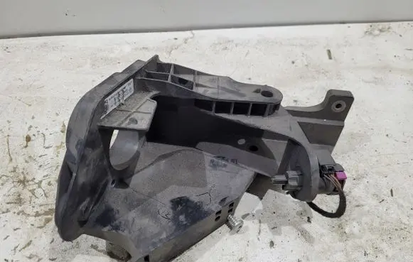 Porsche Macan (95B) Brake pedal bracket assembly 95B723117B 4G0945459