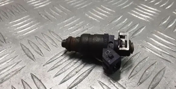 Audi A4 S4 B5 8D Fuel injector 078133551L