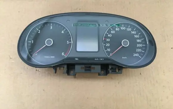 Volkswagen Polo V 6R Speedometer (instrument cluster) 6R0920861G