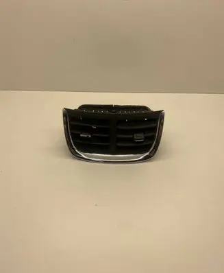 Chevrolet Malibu Rear air vent grill 84303636 84307408