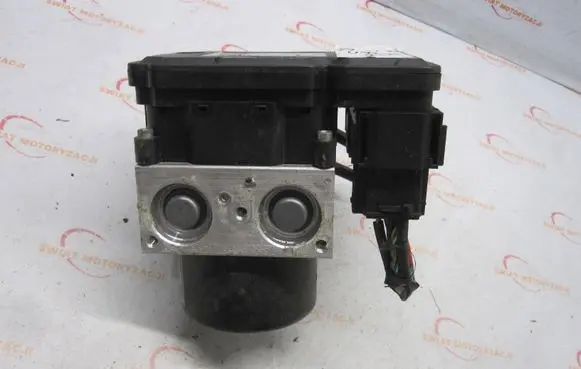 Ford Focus ABS Pump BV612C405AK