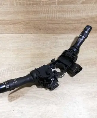 Toyota RAV 4 (XA20) Wiper turn signal indicator stalk/switch 17F060
