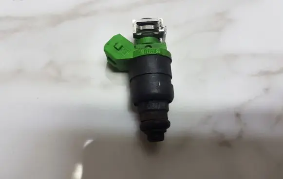 Audi A6 S6 C5 4B Fuel injector 078133551BB