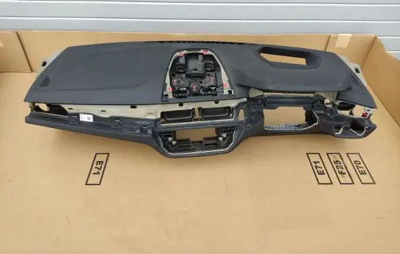 BMW 5 G30 G31 Dashboard SCHWARZ 6832914