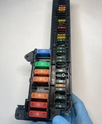 BMW 5 E60 E61 Fuse module 6957330 6114695733002