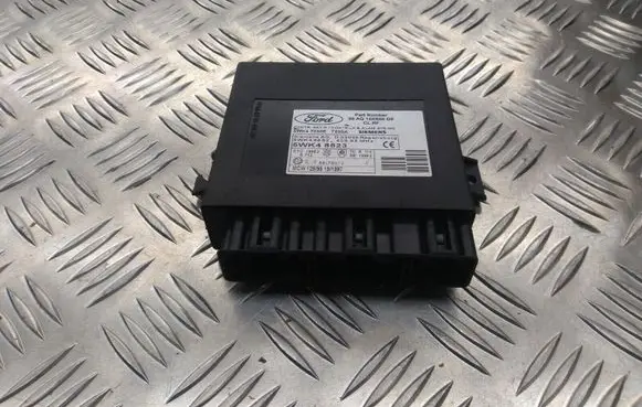 Ford Focus Comfort/convenience module 98AG15K600DE