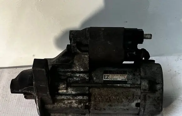 Toyota Yaris Starter motor 281000Y110 4280008381