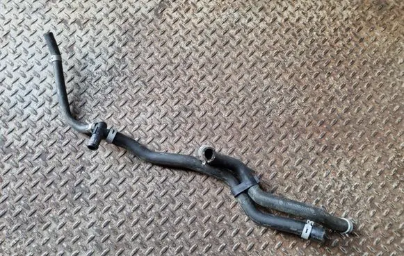 Nissan Juke I F15 Engine coolant pipe/hose