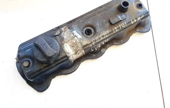 Volkswagen PASSAT B4 Rocker cam cover 