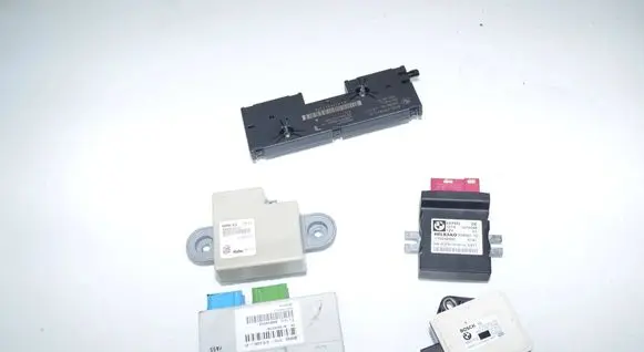 BMW X5 E70 Aerial antenna amplifier 6935024 65206935024 6917714