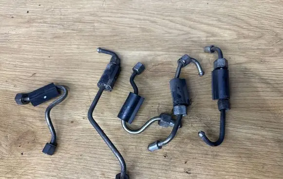 Opel Insignia A Fuel injector supply line/pipe